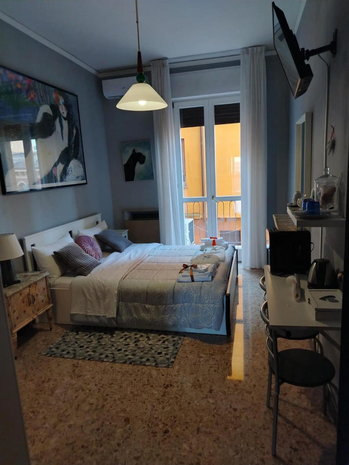 B&B Califano- 2 Leoni Verona Eksteriør billede