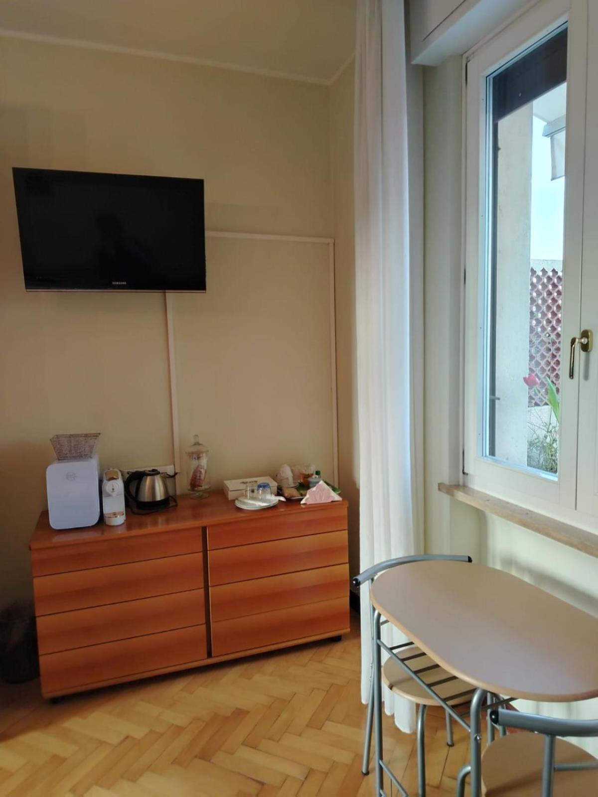 B&B Califano- 2 Leoni Verona Eksteriør billede