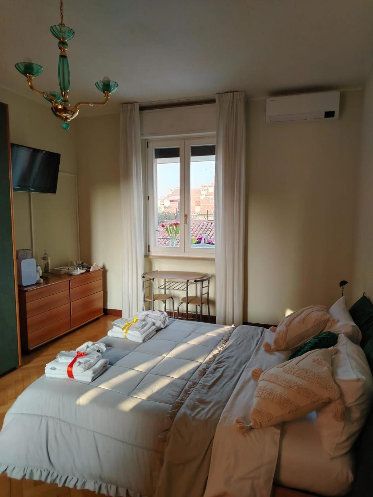 B&B Califano- 2 Leoni Verona Eksteriør billede