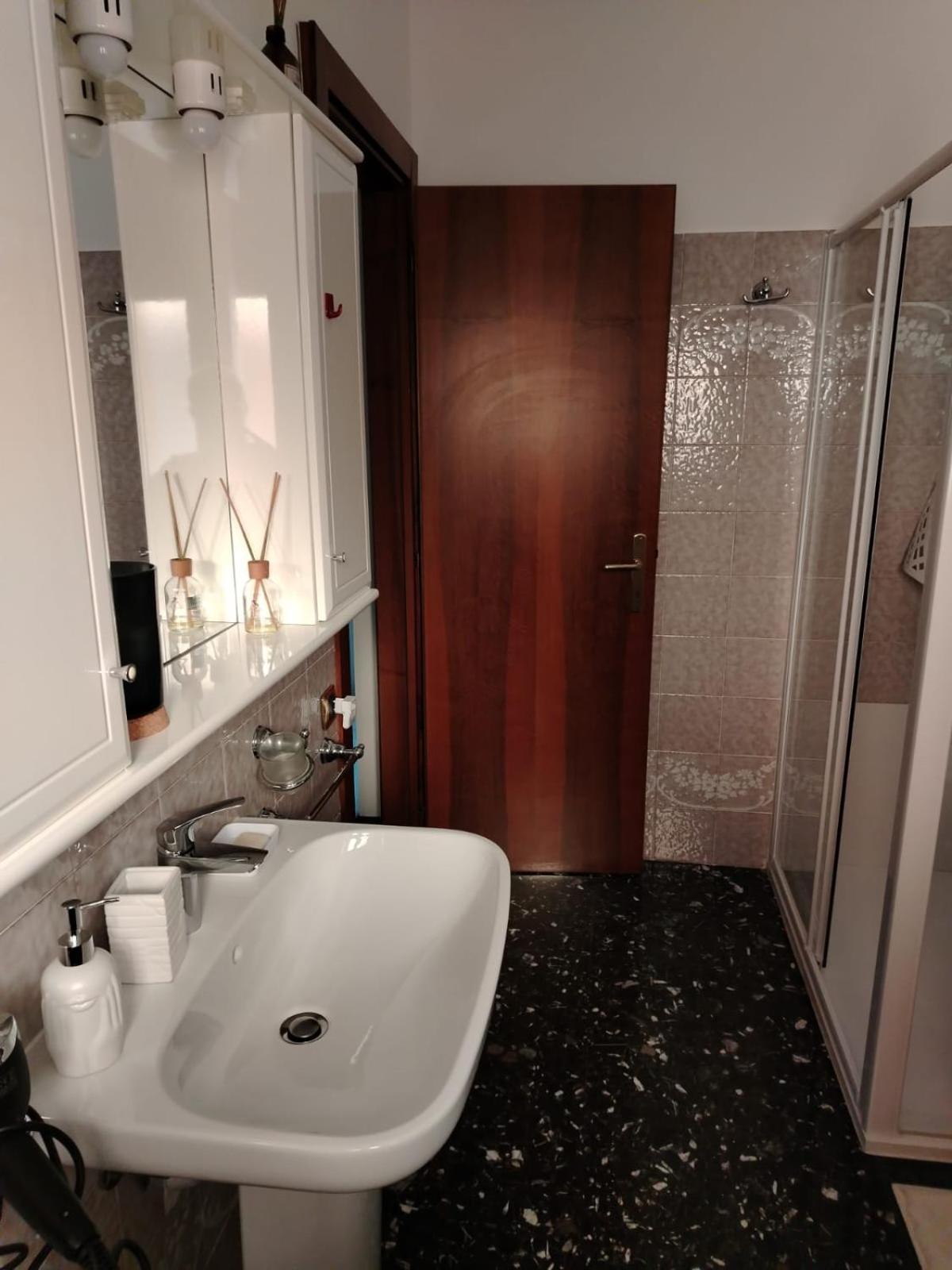 B&B Califano- 2 Leoni Verona Eksteriør billede