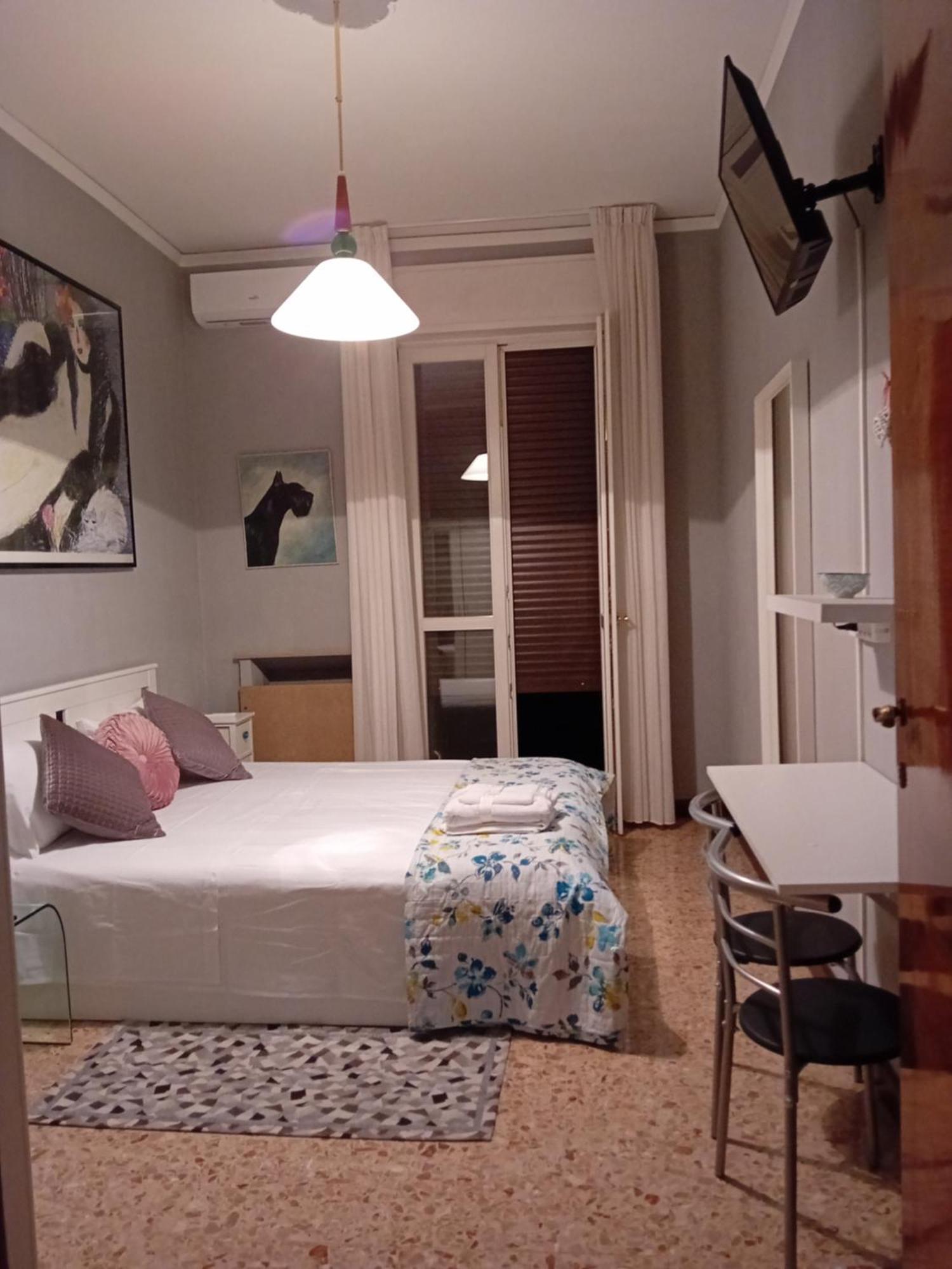B&B Califano- 2 Leoni Verona Eksteriør billede
